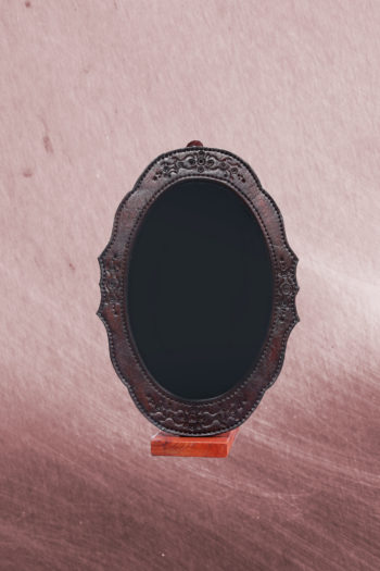 LEATHER MIRROR FRAMES – S (OVEL SHAPED)