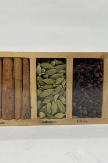 LAKSALA ASSORTED SRI LANKAN SPICES IN WOODEN BOX 150G (CINNAMON, CLOVES, BLACK PEPPER, CARDAMOM)